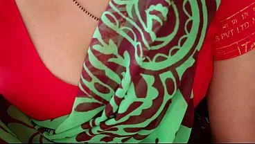 Beautiful Desi Bhabhi First Time Sex with Devar in Kitchen Viral Hindi Video