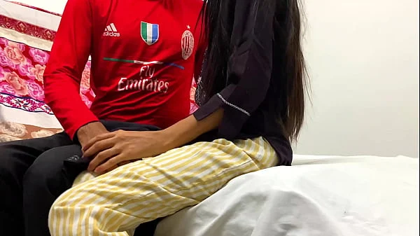 दोस्त की विधवा हॉट सौतेली माँ की बड़ी गांड और टाइट चूत की जोरदार चुदाई फुल HD हिंदी Xvideo