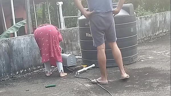 Motor pump ready boy came to give pussy fuck in Hindi instead of payment sex video in hindi