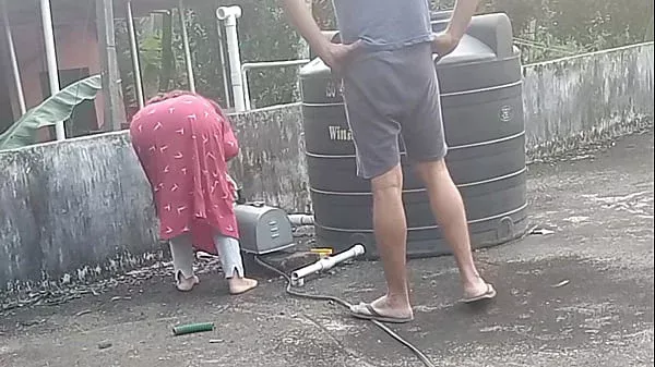Motor pump ready boy came to give pussy fuck in Hindi instead of payment sex video in hindi