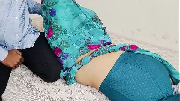 Stepmoms pussy fingering gone extremely wrong with Indian Saree Hindi Sex